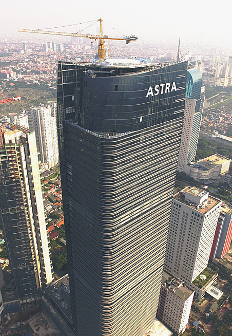 Astra Tower construction site, where work is proceeding on shortening the construction period