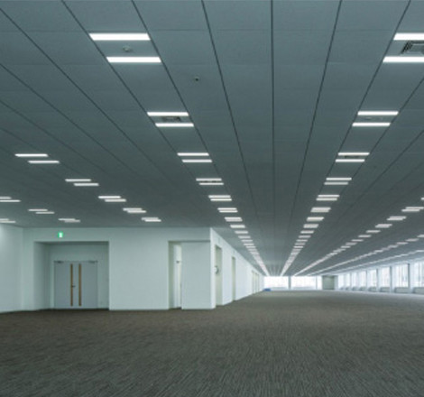 an expansive office floor with space of around 5,600m2