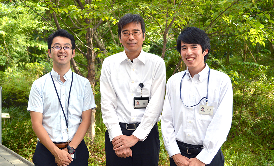 (From left) Yosuke Watanabe, Researcher (Planning Division), and Yutaka Hayashi, Chief Researcher, and Takamasa Hirano, Researcher (both from the Center for Environmental Engineering)