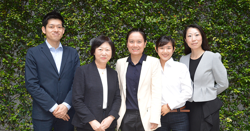 The team members in charge of WELL certification. (From left) Jun Taniguchi, Investment and Development Division; Yumiko Takesako, head of the sales department in the International Division; Yanbei Chen, from Shimizu China, and Yu Tsubouchi and Hiromi Kido from LCV Headquarters 
