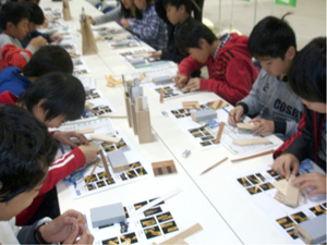清水建設　東京木工場は、2012年12月13日から15日に東京ビッグサイトで行われた日本最大級の環境展示会「エコプロダクツ2012」の特設テーマゾーン「Junior Green School」に、今年も出展しました