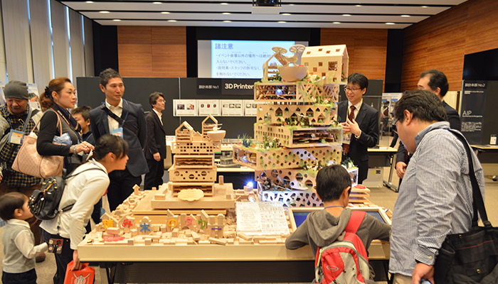 日本建築学会主催の設計競技で最優秀賞を受賞した「積み木のタワー」の模型