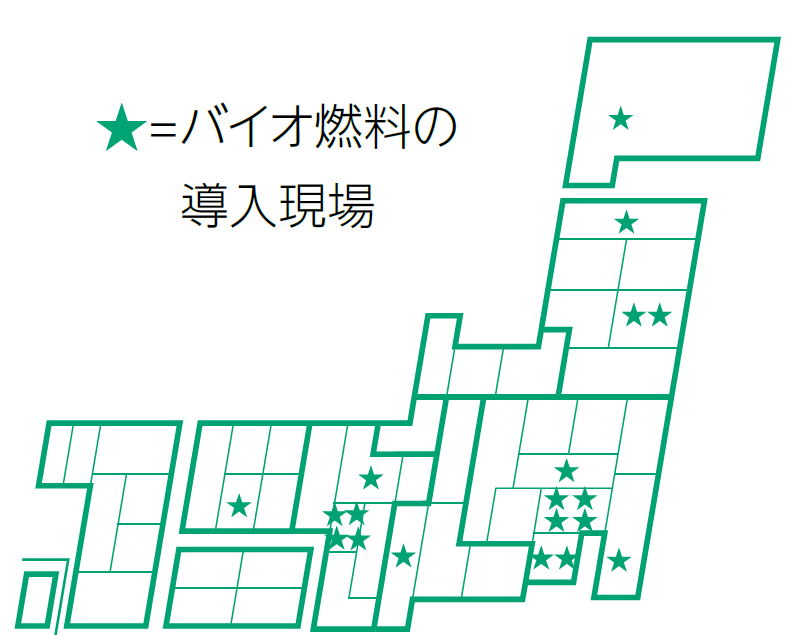 神輿を担ぎ巡幸する参加者たち