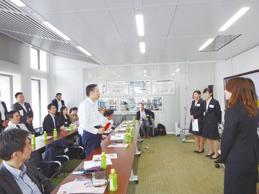提案発表後の意見交換会の様子