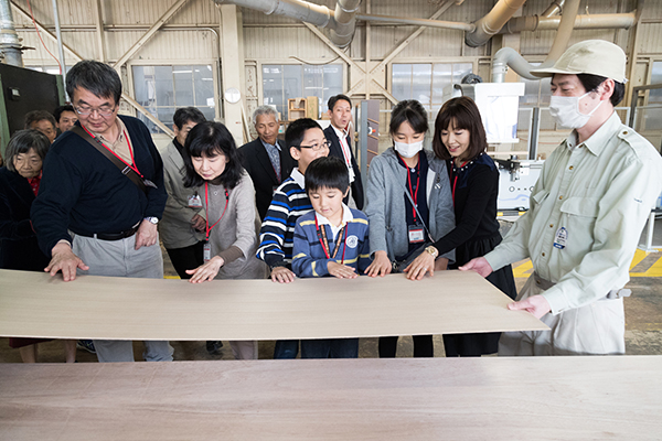 東京木工場で開催した見学会の様子