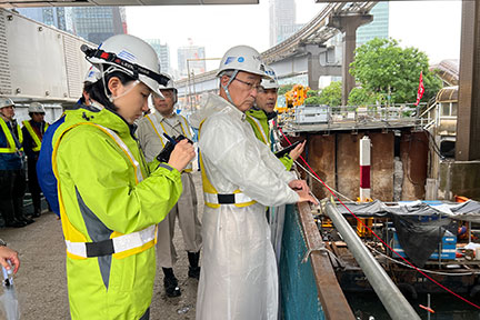 安全パトロールをする井上社長