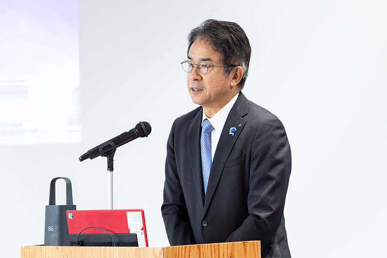 社長プレゼンテーションの様子