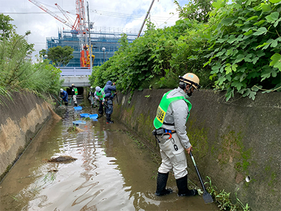 職長会活動　水路清掃