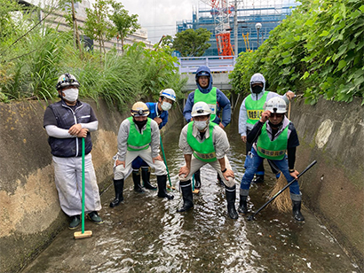 職長会活動　水路清掃