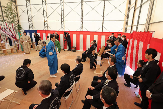 Hakasekuiuchi no Gi (master pile driving ritual)