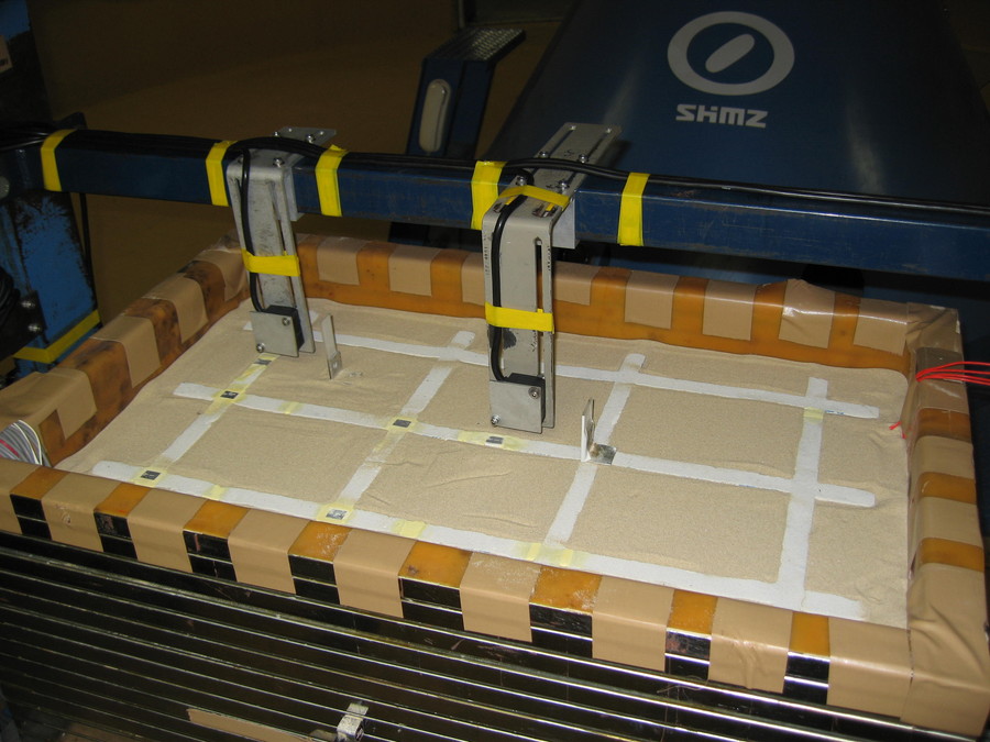 Model of lattice-shaped soil improvement (countermeasure against liquefaction)