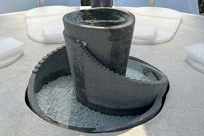 Fountain：Complex shapes, difficult to create with conventional technology, produced in a short time