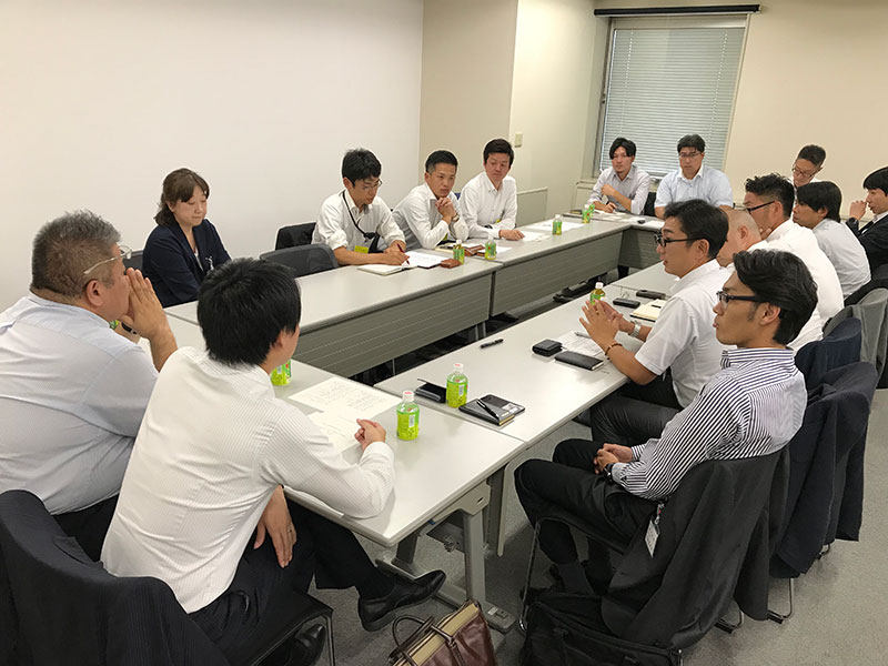 Opinion exchange session between the Hokkaido and Nagoya Chapters