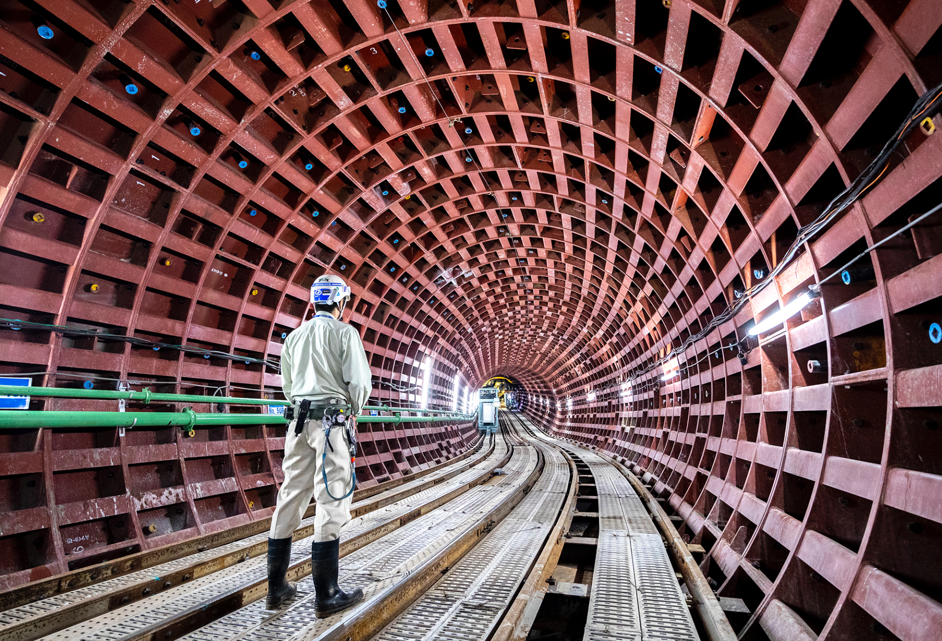 Right-hand tunnel at the completion of the 30-degree, upward left spiral