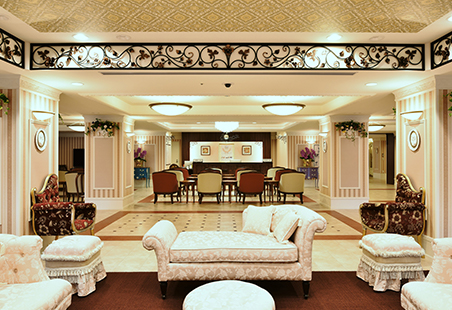 The hotel-like lobby and reception area reflect a compassionate desire to make patients’ stay a comfortable one.