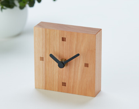 Desk clock