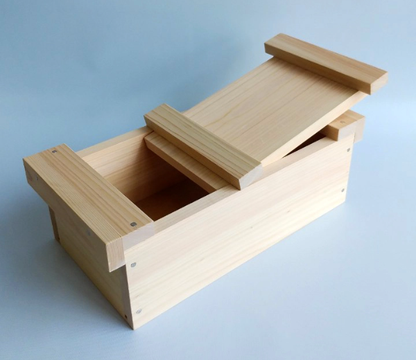 Carpenter’s toolbox, which is quite difficult to make