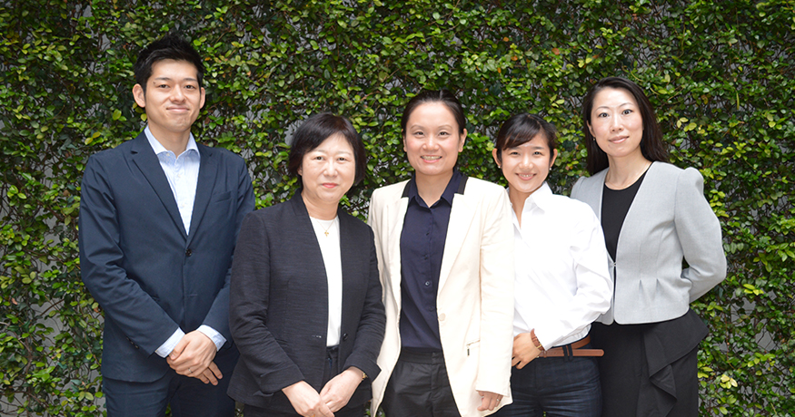 The team members in charge of WELL certification. (From left) Jun Taniguchi, Investment and Development Division; Yumiko Takesako, head of the sales department in the International Division; Yanbei Chen, from Shimizu China, and Yu Tsubouchi and Hiromi Kido from LCV Headquarters