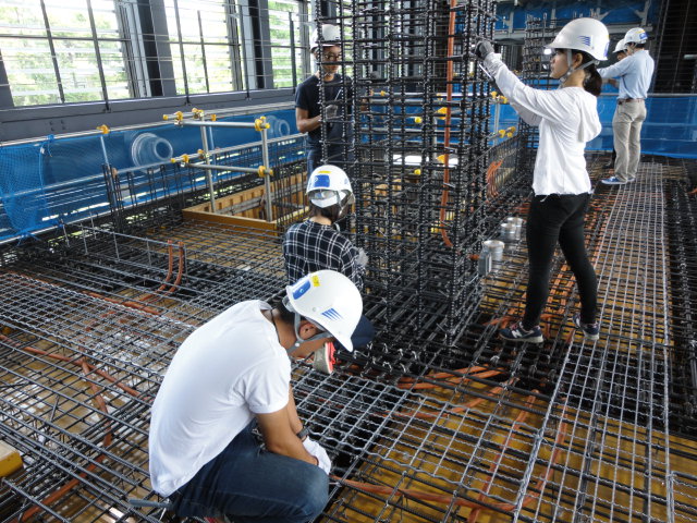 ものづくり研修センターで配筋作業体験