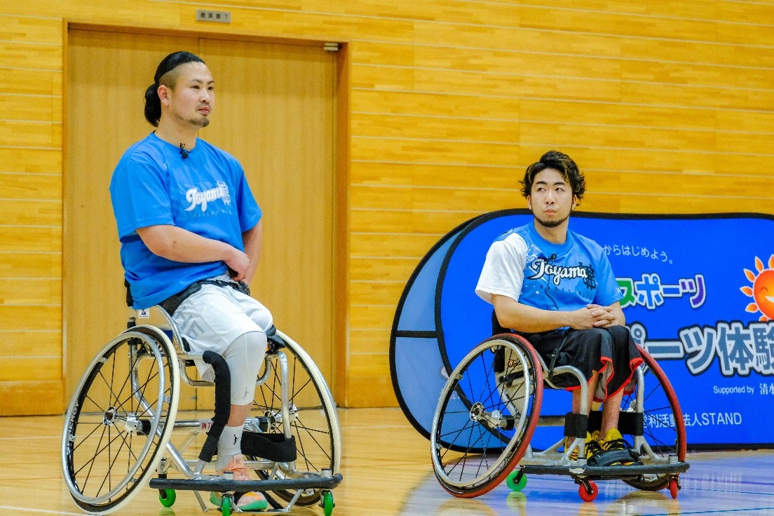 メダリストトークショー。写真左：宮島徹也選手（富山県砺波市出身）　写真右：岩井孝義選手（富山県魚津市出身）