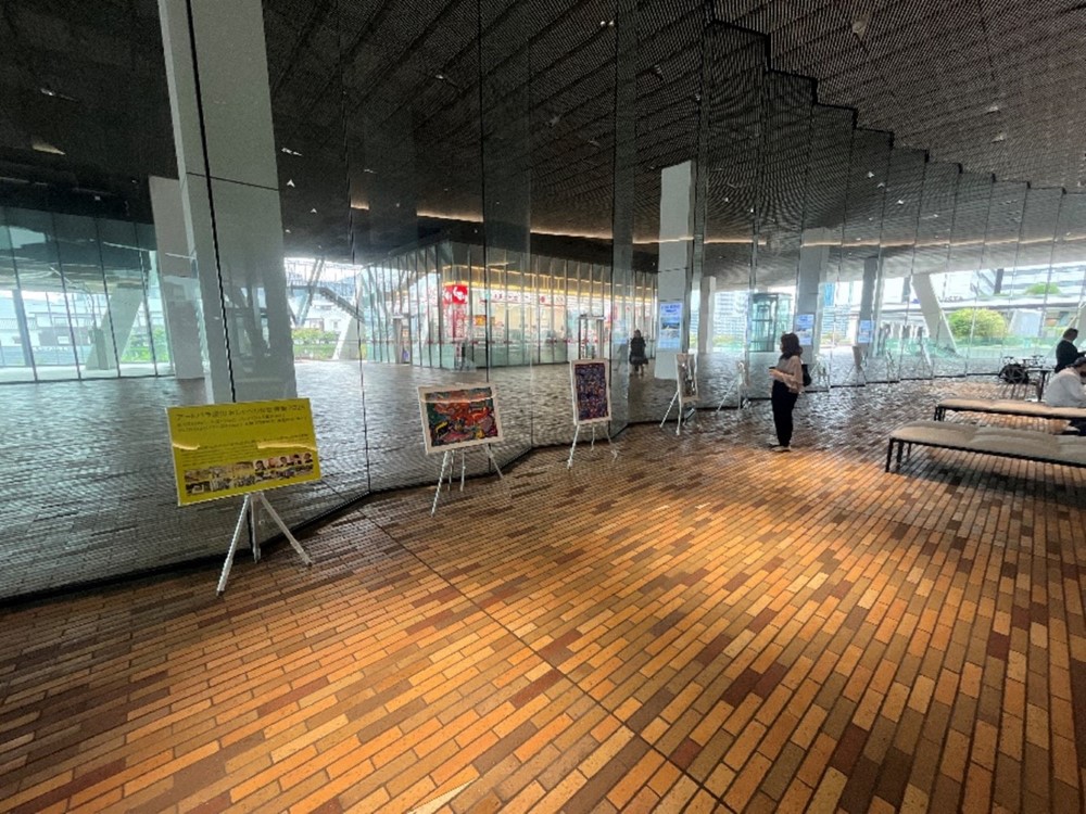 ミチノテラス豊洲での展示の様子