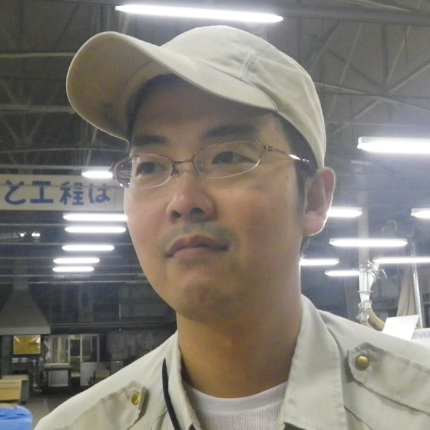 Supervising instructor: Hiroshi Tsuchiya, Production Group,Tokyo Mokkoujou Arts & Crafts Furnishings