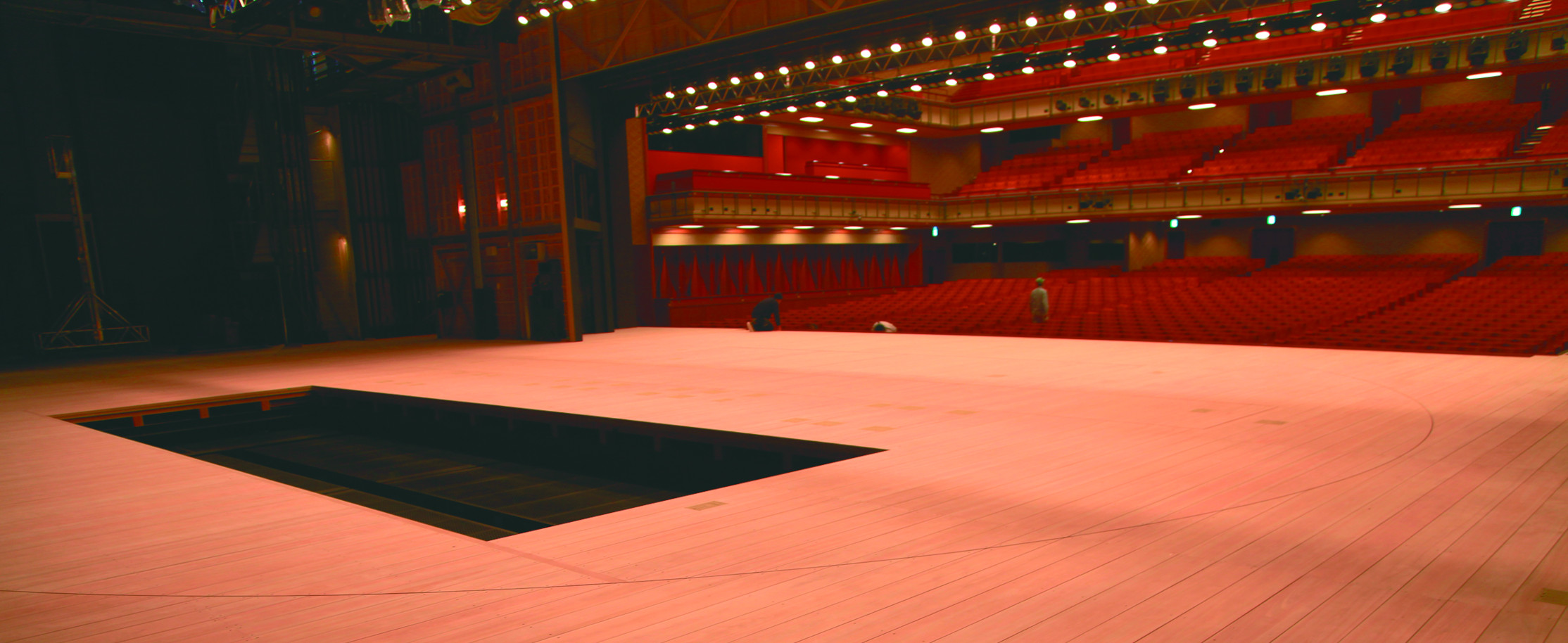 Tokyo Mokkoujou Arts & Crafts Furnishings, Customer Opinions:Fifth-generation Kabukiza Theatre
