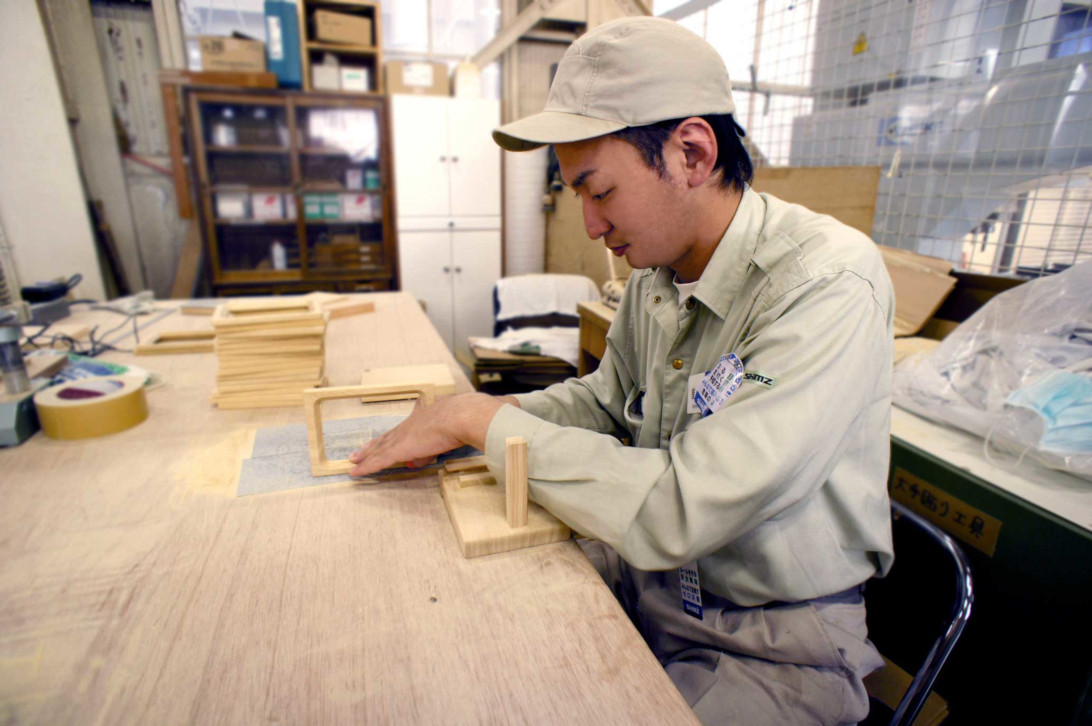 今後も、東京木工場が持つ伝統的な木工技術を活かして、木の温かみを感じられる、生活により身近なものづくりを目指していきます