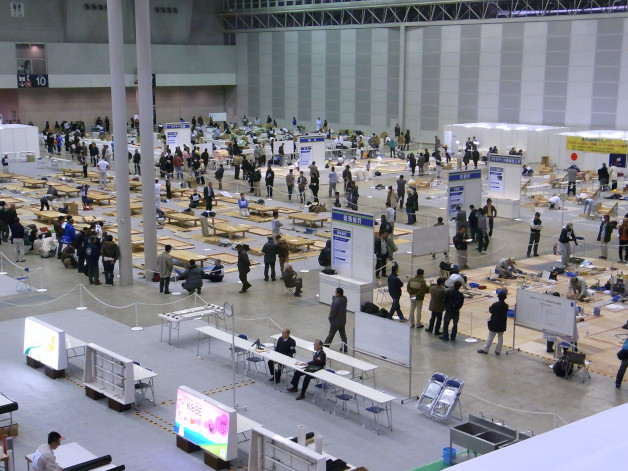 第26回技能グランプリ、大会中の会場風景。計30職種、延べ約480人が出場しました