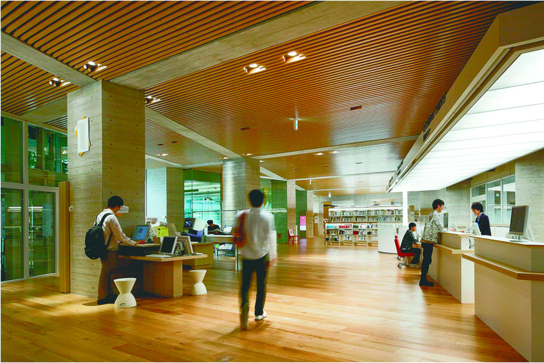 明治大学和泉キャンパス 和泉図書館。天井などを担当(2012年竣工)