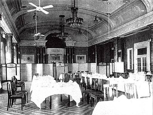 1920（大正9）年の竣工当時の大食堂（現在の大ホール）