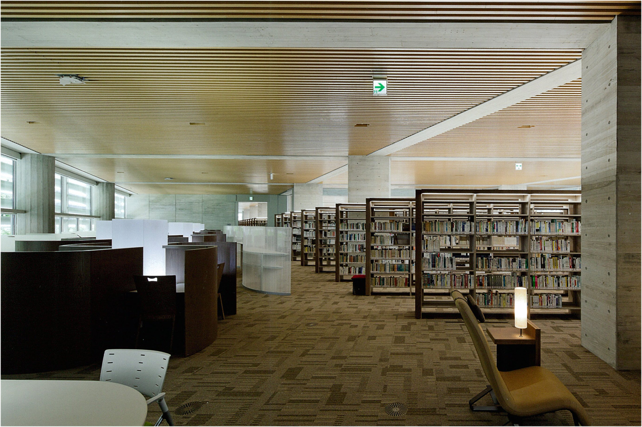 明治大学　和泉キャンパス　和泉図書館03 photo