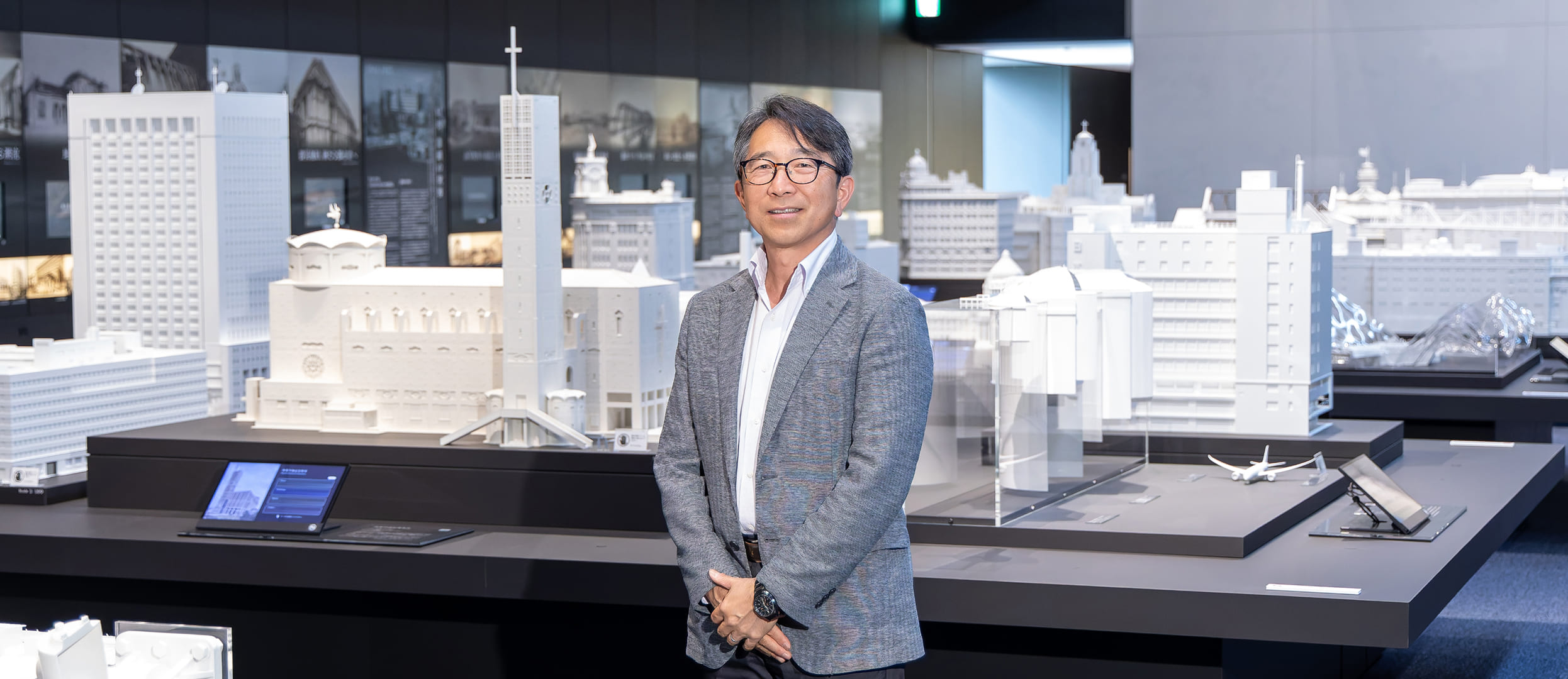 人と社会とともに —挑戦が未来をつくる―