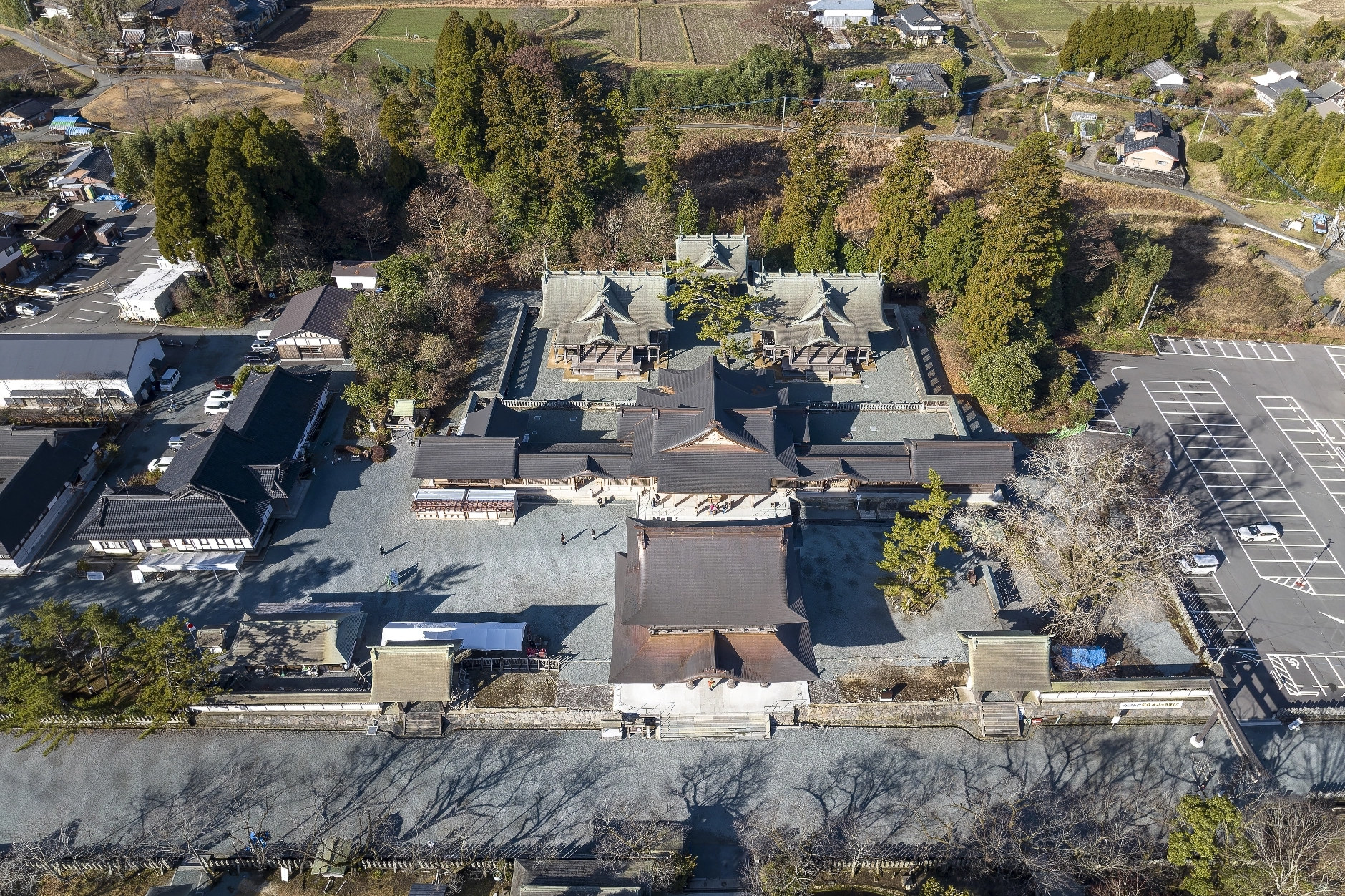 竣工した阿蘇神社全景