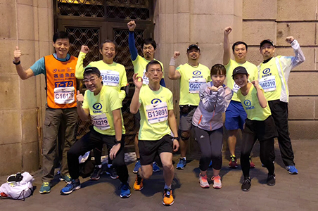 従業員のフィットネスも積極的にサポート。上海マラソンに参加する清水中国社のスタッフたち
