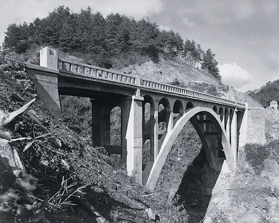 Sarukaitani Bridge