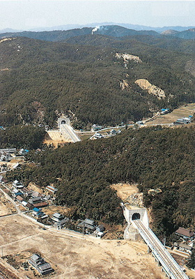 Sanyo Shinkansen Fukuyama Tunnel East Construction Zone