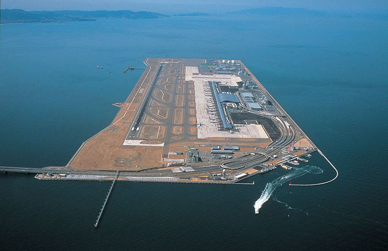 関西国際空港 護岸築造その4工区 施工実績 清水建設